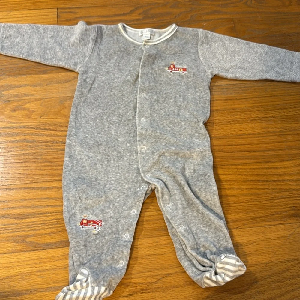 Kissy Kissy 9 month boy bundle - Picture 10 of 11